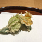 天麩羅 四季彩 村松 - 香りが強い花ズッキーニ