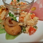 タヴェルネッタ・ダ・キタヤマ - 上品な甘酸っぱさで肉厚な鰆のカルピオーネ、なめらかなモルタデッラやピエモンテ風ポテトサラダなど