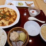 南国酒家 - 麻婆豆腐ランチ