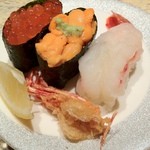 廻転寿司 CHOJIRO - 海鮮三昧（うに、いくら、ボタンエビ、焼きえび頭）