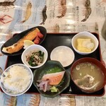 タカマル鮮魚店 - 焼鮭朝食500円
