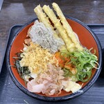 資さんうどん - 天かすとオボロ昆布