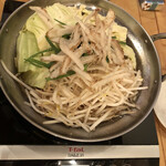 野菜肉巻きと博多もつ鍋のお店 金太郎 - 料理写真:厳選しょうゆもつ鍋２人前