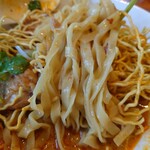 サイアムセラドン - 平打ちの中華麺