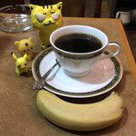 珈琲苑 - 最初にコーヒーと共に、バナナがやって来ます