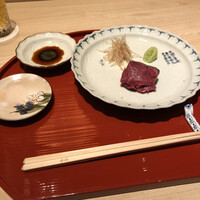 肉屋 田中 - 直炭火焼きのタタキ