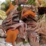 ビストロ割烹 YAOYA - 秋刀魚のお造り
      