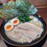 横浜家系ラーメン なるは家 - 