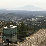 界 霧島 - 温泉棟へ移動するモノレールにも乗れ〜る