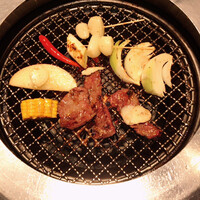 游玄亭 赤坂 - 壺の中の仲間たち。こんがり火焙りされてます。