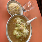 十八番 - 麺は手打ち麺。