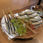 柳家 - 鮎の ”ひらき” と ”丸干し”