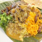 ロイヤルグリーン レストランアンドバー - スペシャルプレート(ダルカレー、サンボル他)