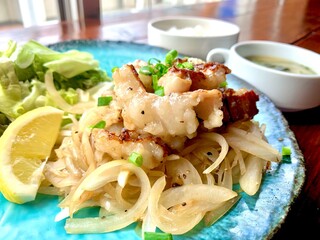 鉄板焼ステーキ&お好み焼き 響 - ホルモン」チャンプルー定食