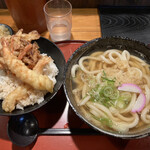 Kurahachi Udon - かけうどんとかき揚げ丼／715円込