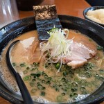 久留米ラーメン 三代目よかろうもん - らーめん650円