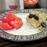 トリワイン ＰＩＫＯＳＨＨＨＵ - 前菜２種かな、