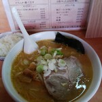 Rairai Ken - 味噌ラーメン(750円)