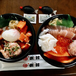 魚丼 イオンタウン上里店 - テイクアウト
                                左●旨味温玉丼　537円＋tax
                                右●5種盛合せ丼　725円＋tax
                                右●大盛り　110円＋tax