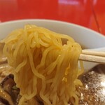 餃子亭 - 麺 リフト