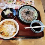 山田うどん 結城バイパス店 - かき揚げ丼セット680円 クーポンミニハンバーグ