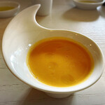 オーガニックグリル鵠沼海岸 - 人参と玉ねぎのスープ