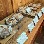 ブーランジェリー カヌレ - パンがいっぱいある✨店内