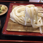 Kameya - もっちり太麺
      太さは違えど高松の瀬戸晴れさんのに似てる