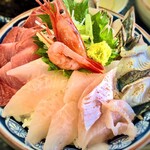 氷見 魚市場食堂 - 氷見浜丼　やわやわ盛り