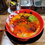 ラーメン まこと屋 - 赤から牛じゃん激辛