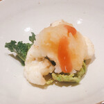 温石 - 焼津港で上がった大穴子よりさらに大きい穴子。『アナコンダくらいっすか？』とふざけて問うと『もう、こんなくらいっす』と両手を広げる杉山氏。『だんだん大きくなっているような気が』とお店の女子が笑います