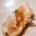 温石 - 大穴子より大きいあなこの唐揚げ。大根おろしと梅肉ソースです。添え物はプチベールの素焼きでした