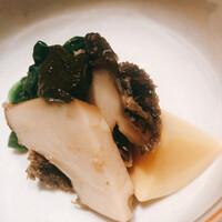 温石 - メガイの昆布蒸しと藤枝の筍。肝の裏ごしソースがウンマ過ぎる