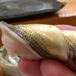 寿司割烹 魚紋 - 小鰭(新子)