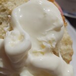 シュガー スプーン - トロリ、クリームたっぷり。