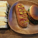 ベルナール けいはんな - だし香る厚焼き玉子サンド、のび～るチーズホットドッグ、牛カルビバーガー