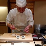 鮨みなと - 鮎の塩焼きペースト盛り付けてくれています。