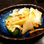 鮨みなと - 箸休めの白菜ときゅうりの漬物