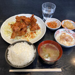 中華食堂 くろ - ザンギ定食¥1100。ご飯、みそ汁おかわり自由。
