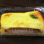 デイリーヤマザキ - エビカツサンドは６枚切り食パンをハーフカットして、エビカツを挟みパッケージされます。