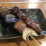 Yakitori Ebisu - カシラ大串、イベリコ豚バラ玉ねぎ