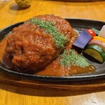 リトルリンダ - 自家製ハンバーグ(トマトソース)