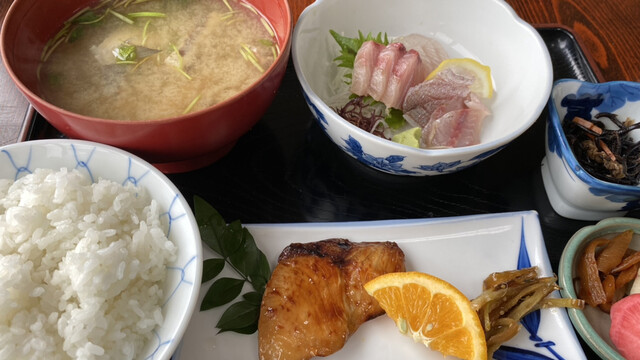 しょうとく丸 真鶴 魚介料理 海鮮料理 食べログ しょうとく丸 真鶴 魚介料理 海鮮料理 食べログ