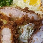 かつ平 - 脂身のあるロースカツの断面❗　