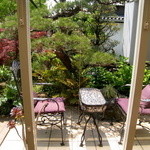 ルーラル・カフェ - 庭を見ながら日なたぼっこができるテラス　紫外線もナンのその？！