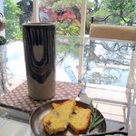 ルーラル・カフェ - メキシコ製の背高のっぽのコップとパウンドケーキ（試食）