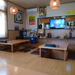 文明 - テーブル席は全て掘りごたつ式♪