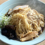 札幌らーめん日和 - 料理写真:黒しょうゆ＋ワンタン＋もやしハーフ