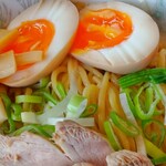 遊食空間ぶんぶん - メンマ、卵、ほうれん草