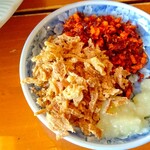 遊食空間ぶんぶん - フライドオニオン、食べラー、ニンニク